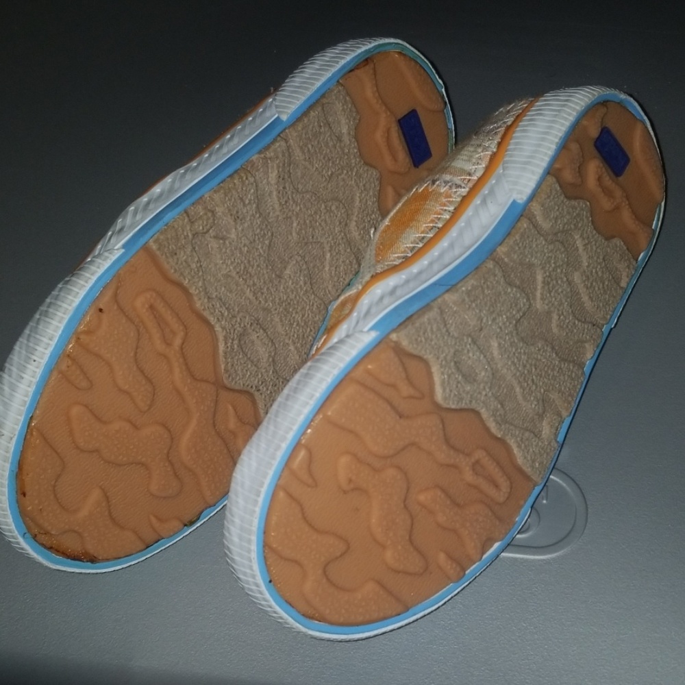 Canvas Flats - Picture 2 of 3
